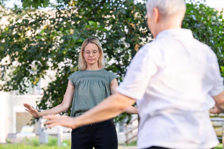 Rehaklinik Zihlschlacht Qigong Gespiegelt